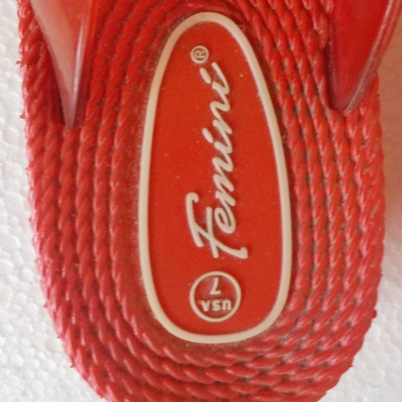 Red Sandals with Fabric Roses - Picture 5 of 6